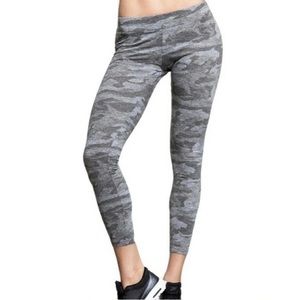 Monrow gray camouflage leggings NWT Small
